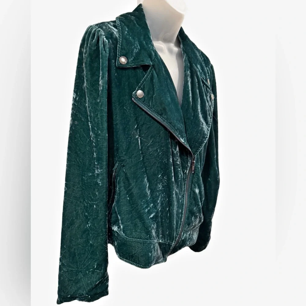 Torrid | Velvet Moto Jacket – Botanical Garden Green – Luxe Soft Texture - Picture 6 of 14